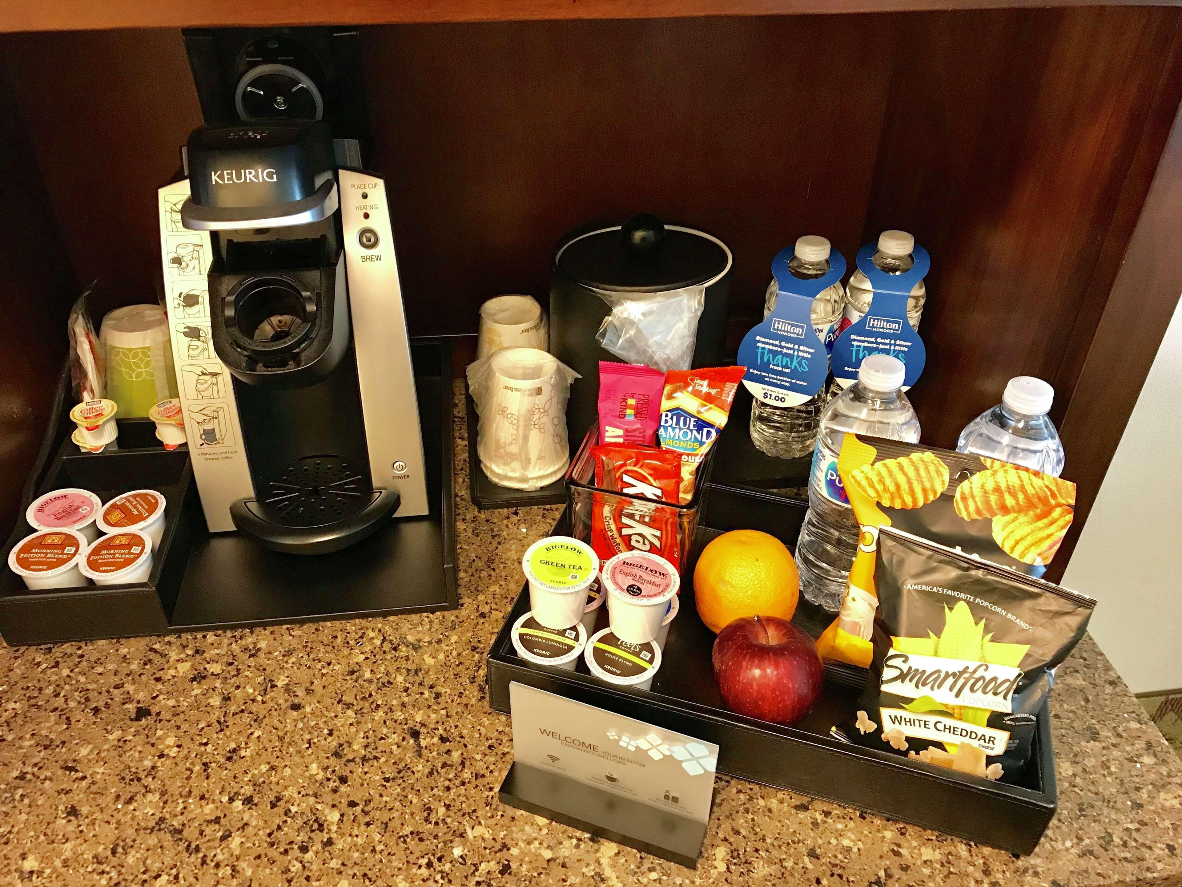 Hilton Garden Inn Portland Lake Oswego Esterno foto