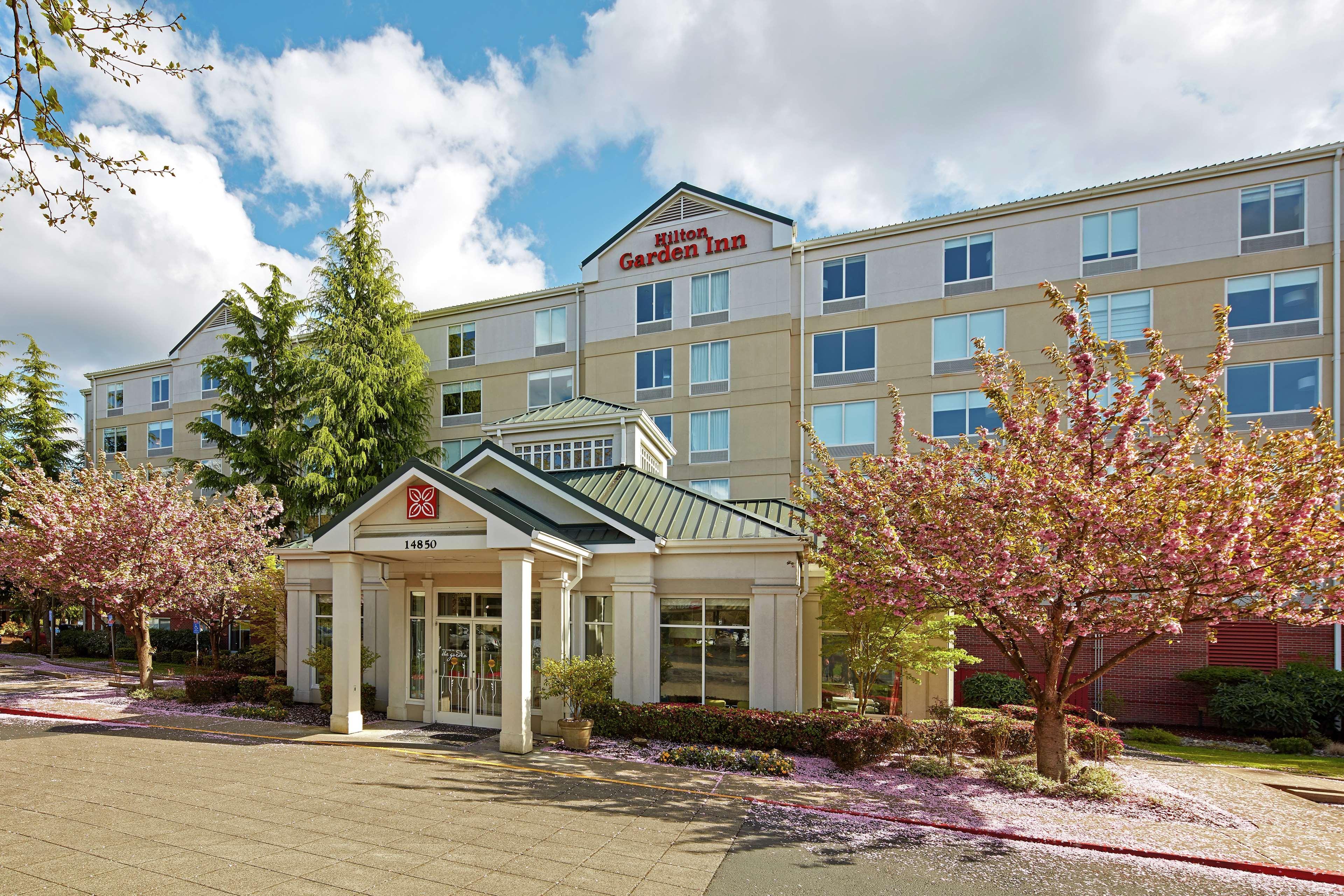 Hilton Garden Inn Portland Lake Oswego Esterno foto