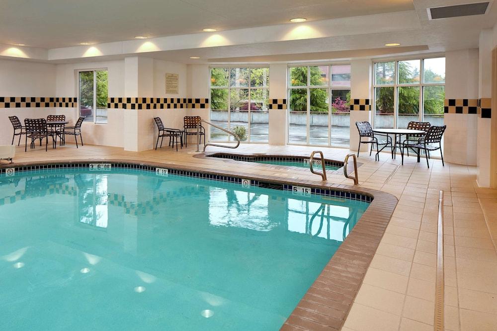 Hilton Garden Inn Portland Lake Oswego Esterno foto