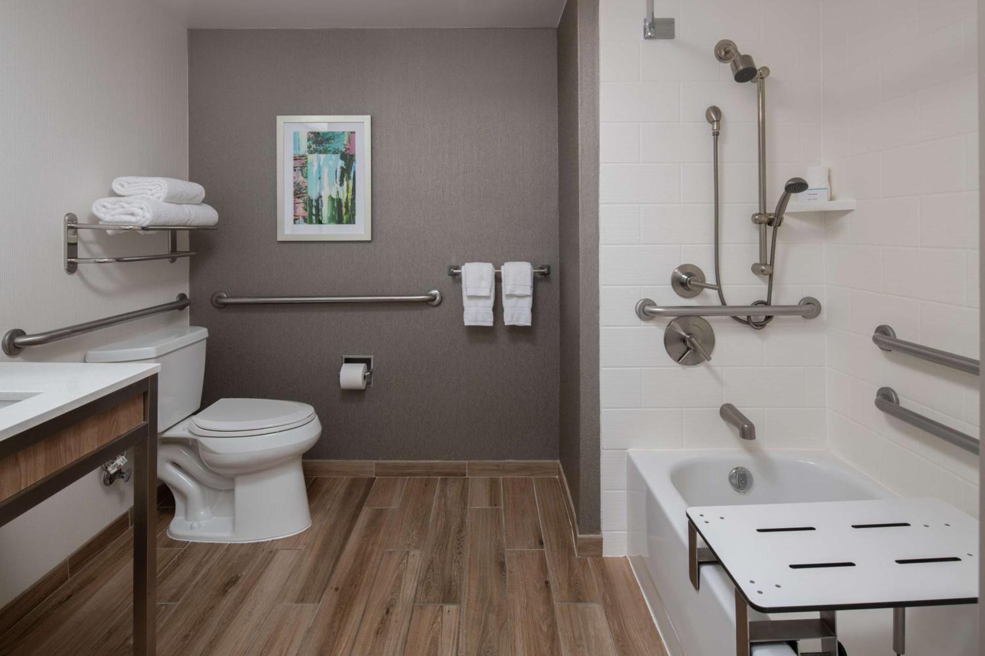 Hilton Garden Inn Portland Lake Oswego Esterno foto