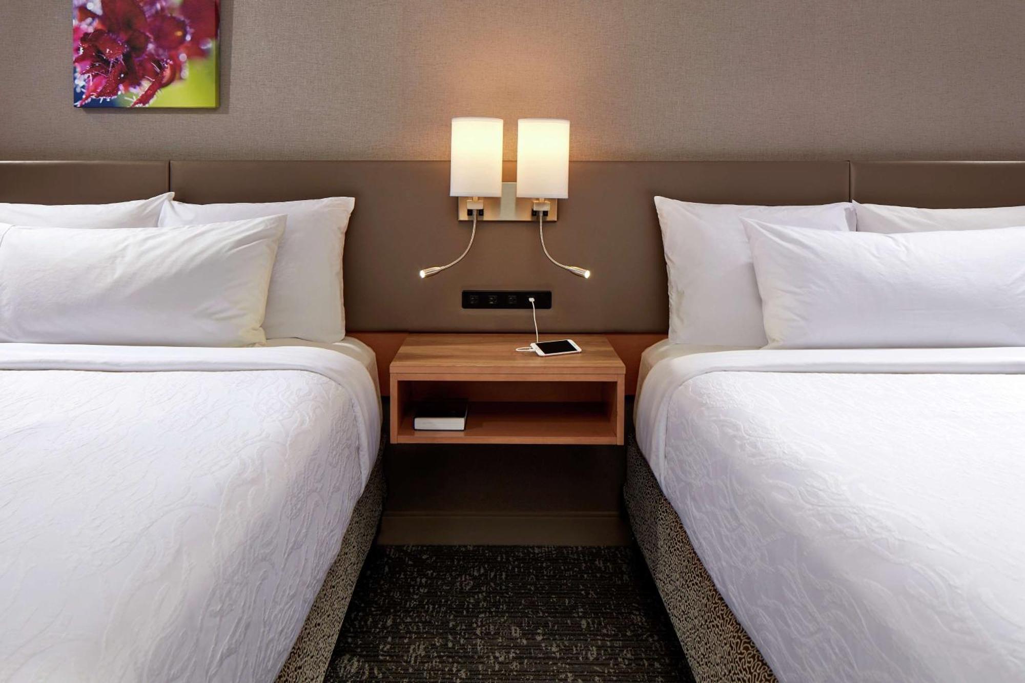 Hilton Garden Inn Portland Lake Oswego Esterno foto