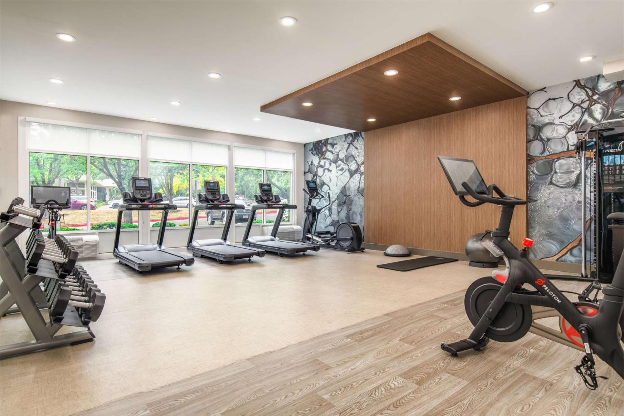 Hilton Garden Inn Portland Lake Oswego Esterno foto