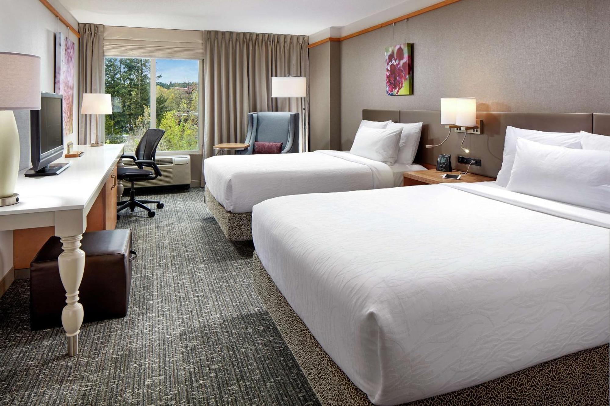 Hilton Garden Inn Portland Lake Oswego Esterno foto