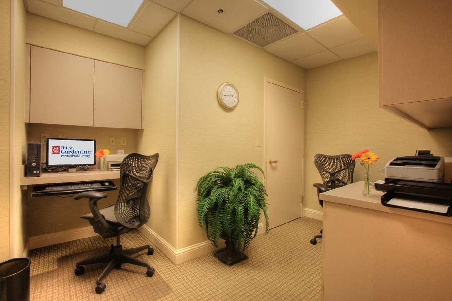 Hilton Garden Inn Portland Lake Oswego Esterno foto