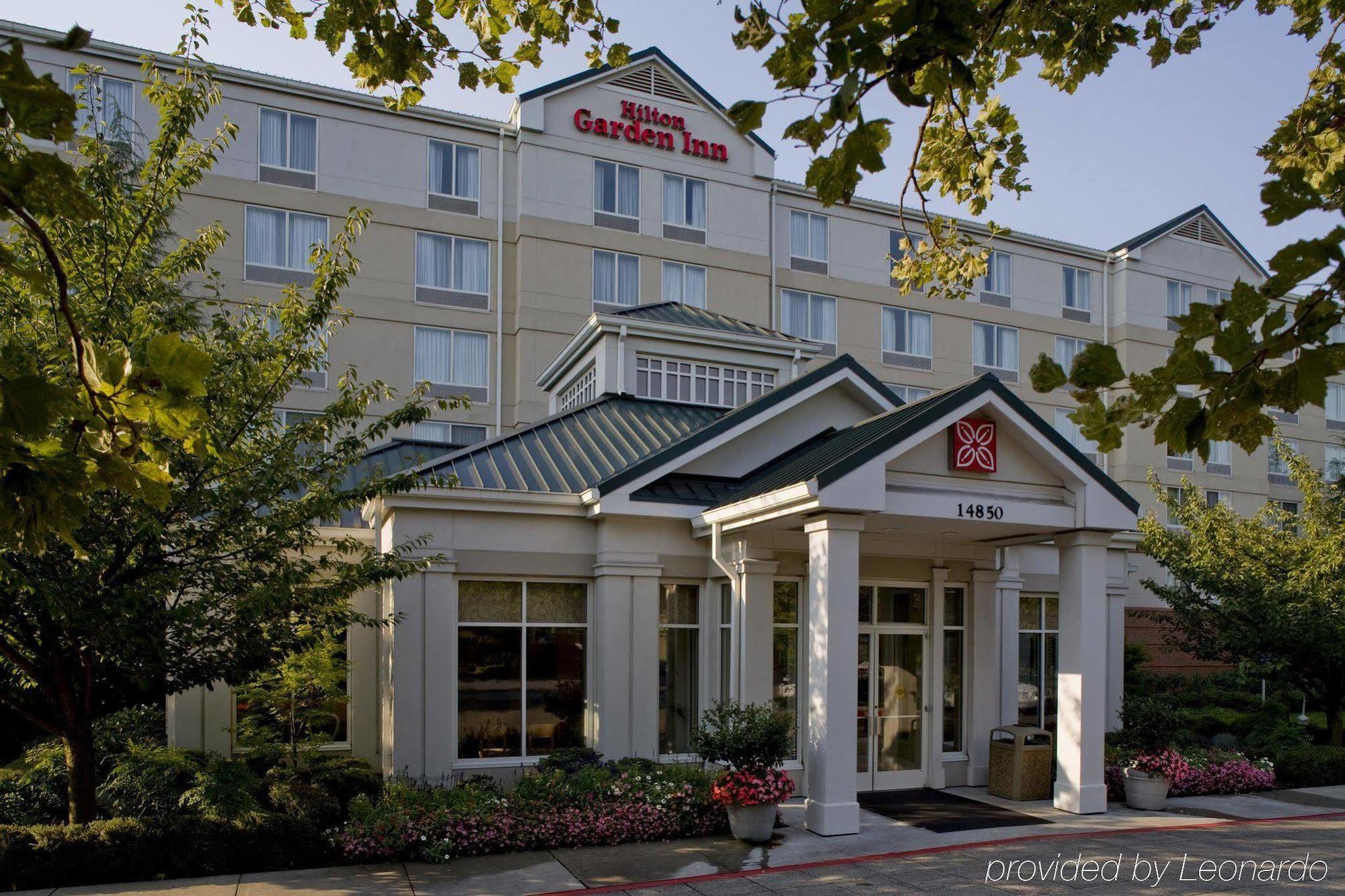 Hilton Garden Inn Portland Lake Oswego Esterno foto