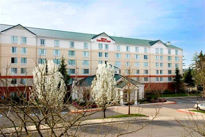 Hilton Garden Inn Portland Lake Oswego Esterno foto